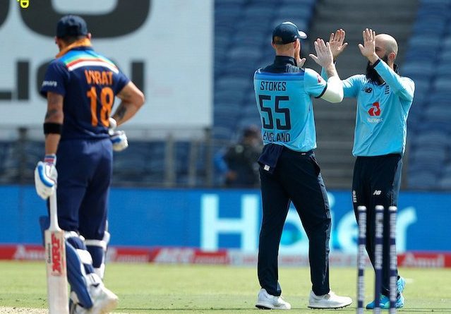 విరాట్‌  కోహ్లీ బౌల్డ్‌..కష్టాల్లో భారత్