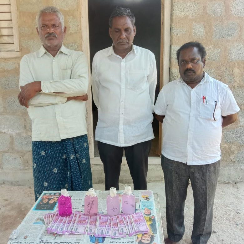 ఏసీబీకి చిక్కిన ముగ్గురు వీఆర్వోలు