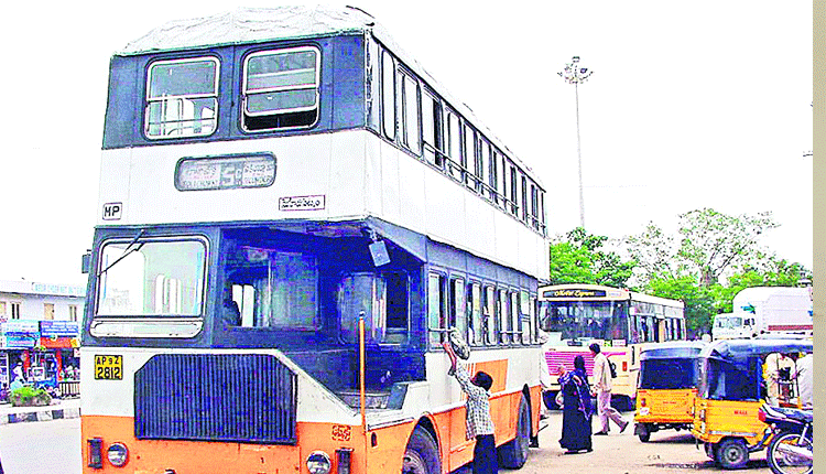 నగరానికి డబుల్‌ డెక్కర్‌