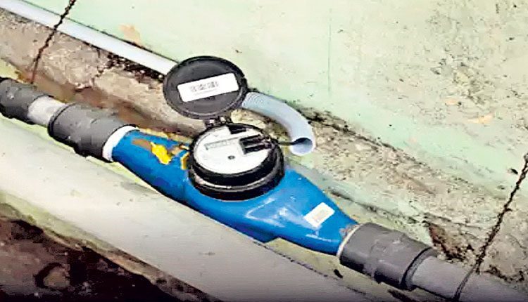 మీటర్‌ ఉంటేనే ఫ్రీ వాటర్‌