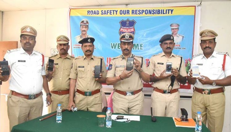 మైనర్లకు వాహనాలు ఇవ్వొద్దు : వరంగల్‌ సీపీ