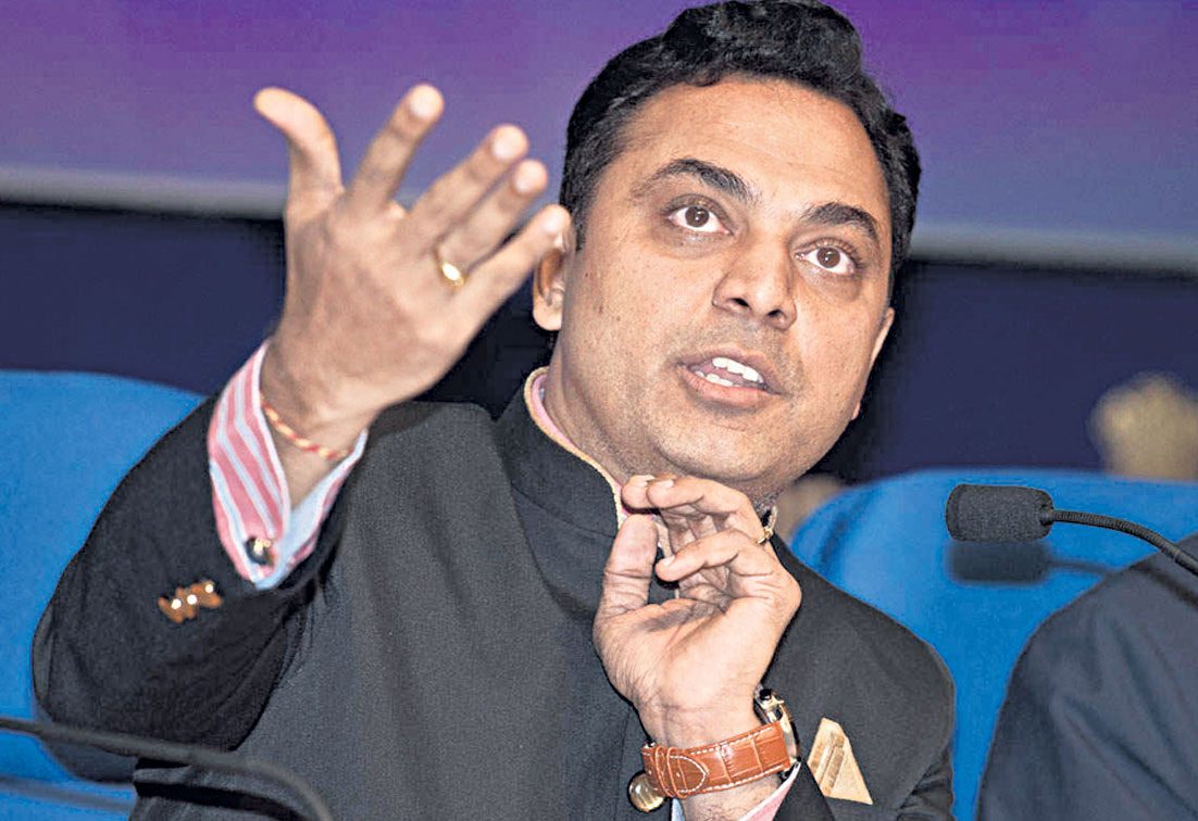 ఎల్‌ఐసీ ద్వారానే రూ.లక్ష కోట్లు