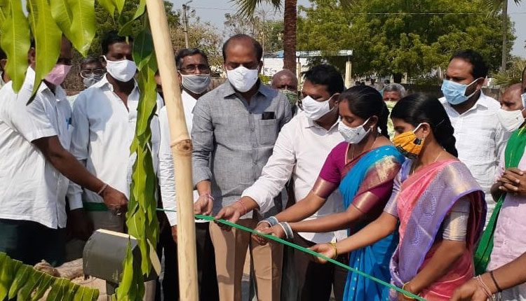 కొనుగోలు కేంద్రాల్లో రైతులకు మద్దతు ధర