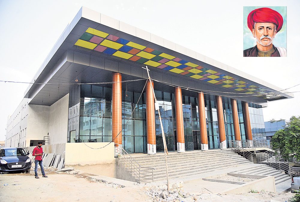 పూలే స్ఫూర్తితో సంక్షేమ బాట