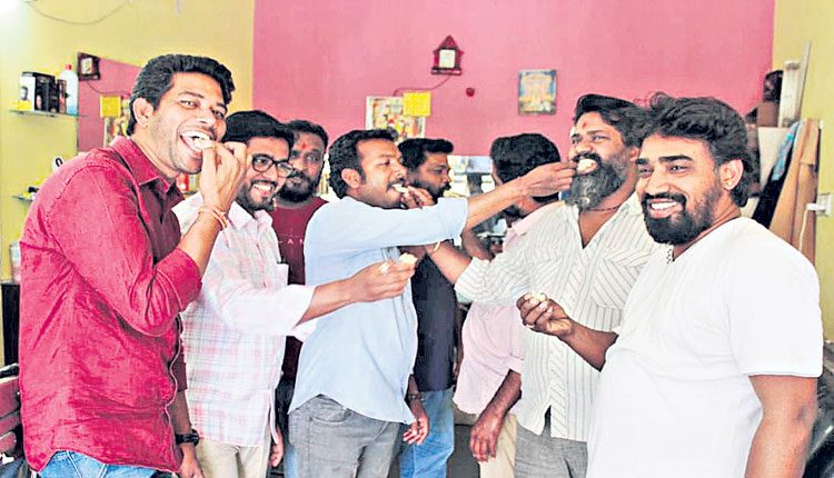 ఉచిత విద్యుత్ అందుకోనున్న 25వేల క్షౌరశాలలు