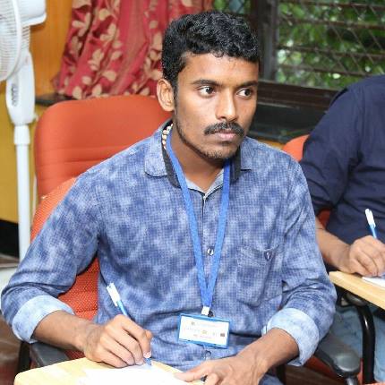 ప్రొఫెసర్‌ గా మారిన వాచ్‌ మెన్‌