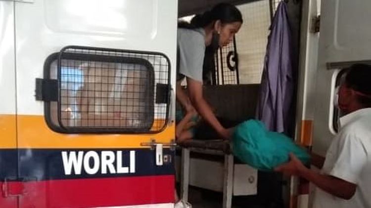 పోలీసులే పురుడు పోశారు