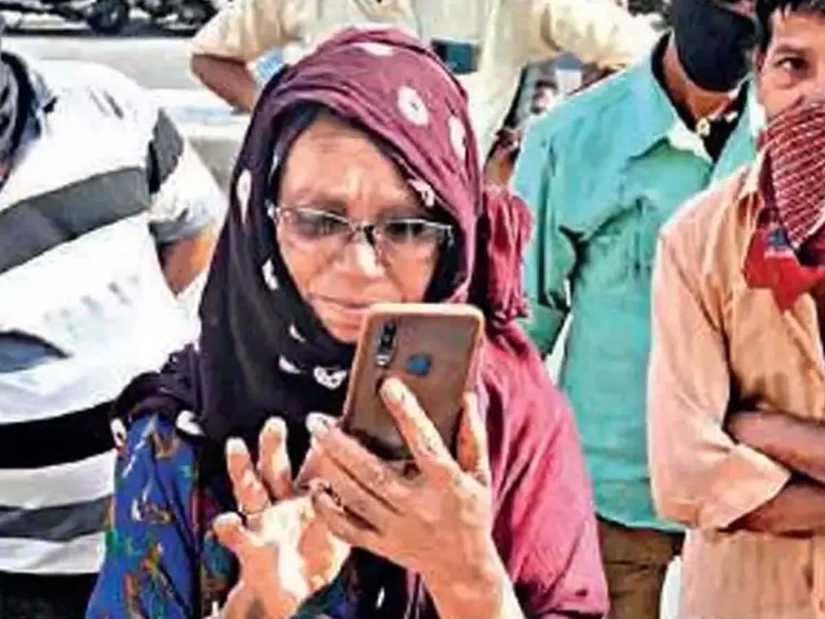 పాపం తల్లి ప్రేమ.. చనిపోయిన కొడుకుతో నిత్యం ఫోన్‌ కాల్‌