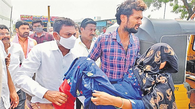 ప్రభుత్వ విప్‌ రేగా ఔదార్యం