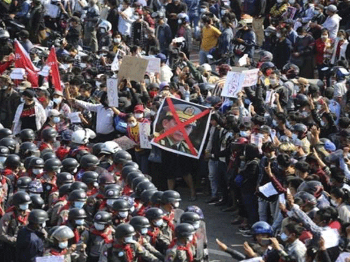 మయన్మార్‌లో సహాయ నిరాక‌ర‌ణ‌ ఉద్యమం