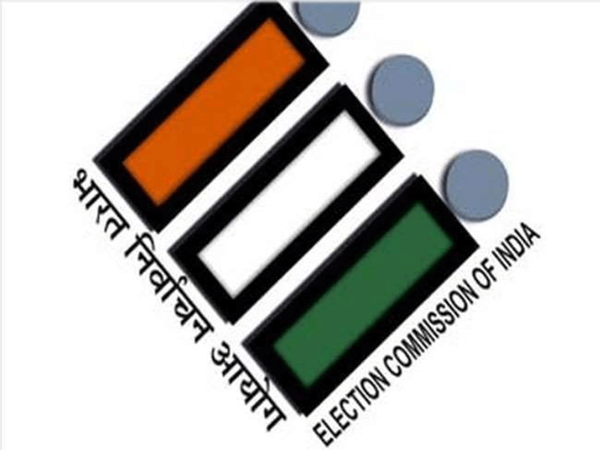 ఎన్నిక‌ల అధికారుల‌పై మ‌ర‌ణించిన అభ్య‌ర్థి భార్య ఫిర్యాదు