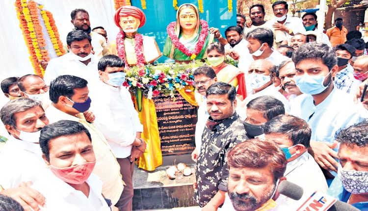 ఫూలే స్ఫూర్తితో..కేసీఆర్ పాలన