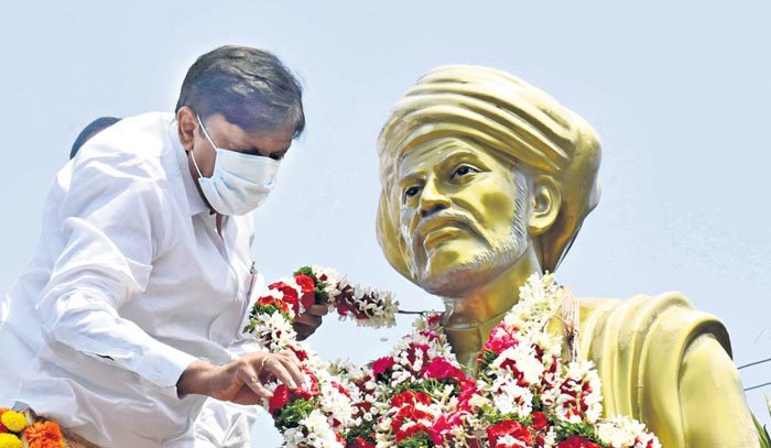 జ్యోతిరావు పూలేకు భారతరత్న ఇవ్వాలి