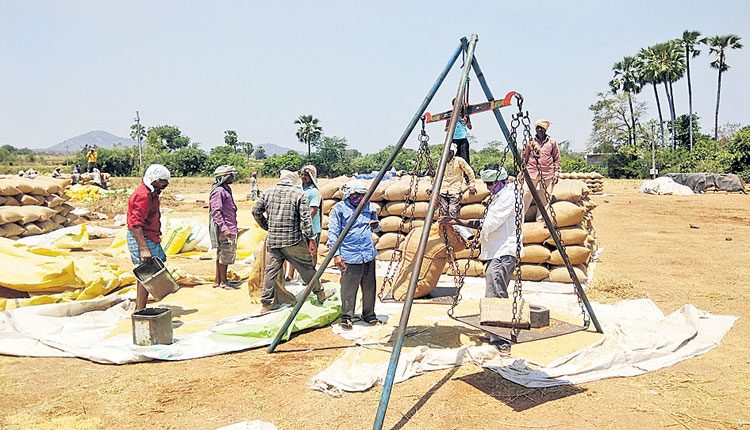 రేపటి నుంచి ధాన్యం కొనుగోళ్లు షురూ