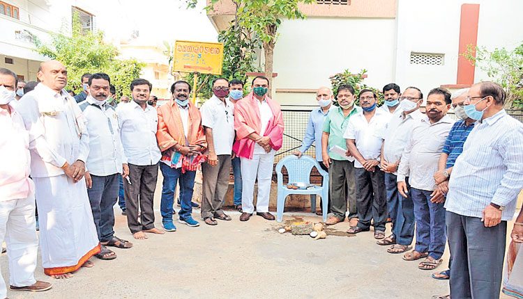 డ్రైనేజీ వ్యవస్థను మెరుగుపరుస్తాం