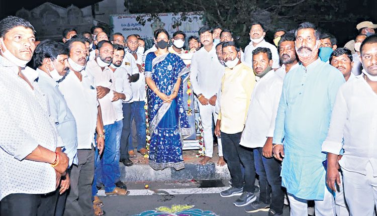 అభివృద్ధి, సంక్షేమం రెండు కళ్లు