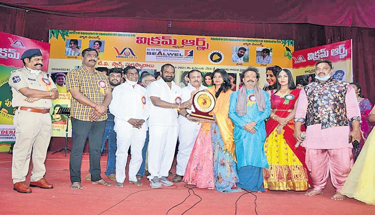 ప్రతి జిల్లాలో ఆడిటోరియం నిర్మాణం దిశగా చర్యలు