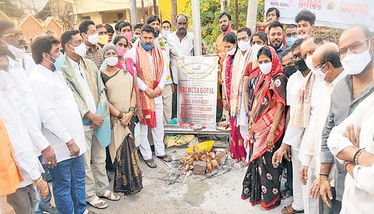 రోడ్ల మరమ్మతులకు ప్రత్యేక చర్యలు