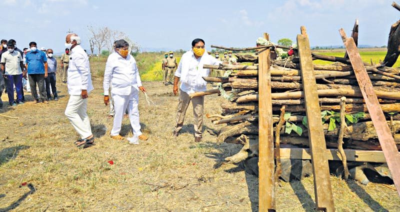 చందూలాల్‌కు కన్నీటి వీడ్కోలు