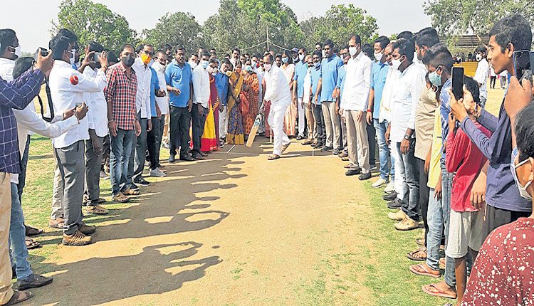 క్రీడల్లో గెలుపోటములు సహజం