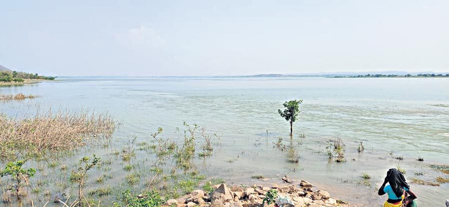 నిండుకుండలా రామప్ప సరస్సు