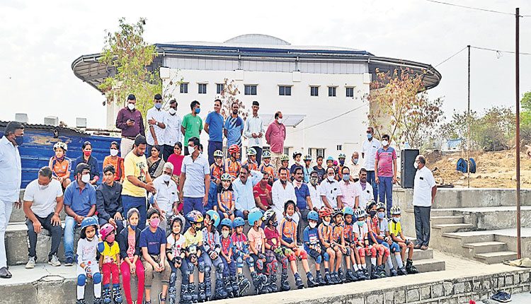 విద్యతో పాటు క్రీడలు  అవసరం