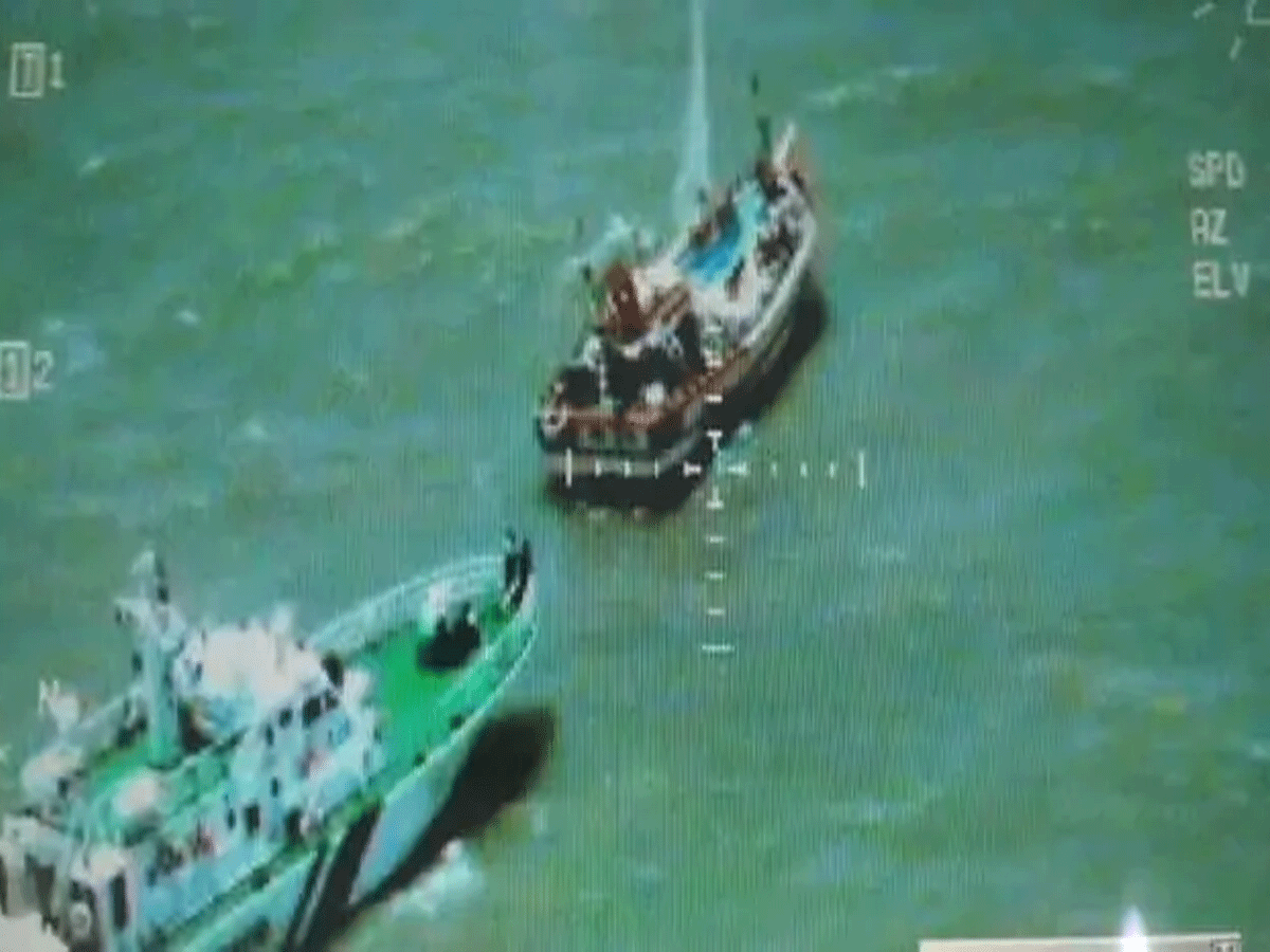 క‌చ్ వ‌ద్ద పాకిస్తానీయుల ప‌ట్టివేత‌.. 150 కోట్ల హెరాయిన్ స్వాధీనం