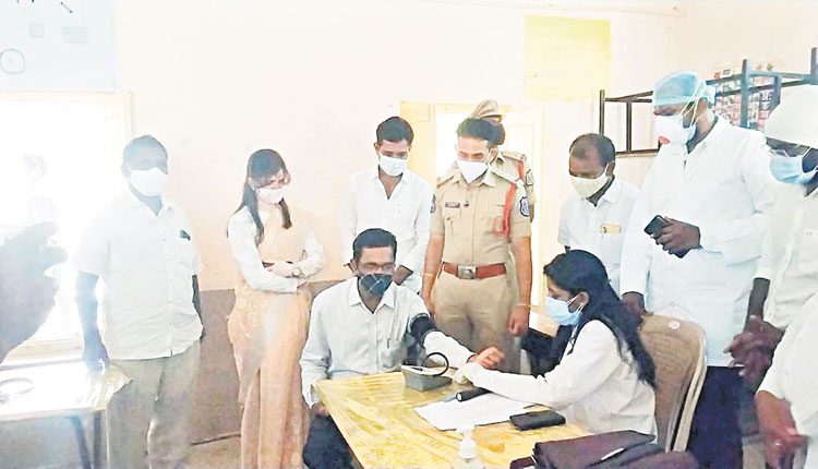 పేదలకు నాణ్యమైన వైద్యం అందించేందుకు కృషి