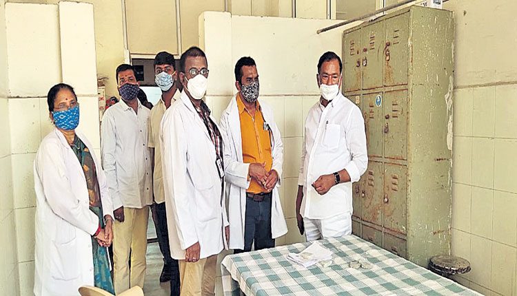 కరోనా జాగ్రత్తలు పాటించండి: ఎమ్మెల్యే బేతి