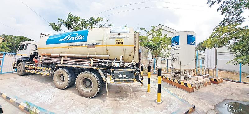 ఆదిలాబాద్‌కు చేరిన ఆక్సిజన్‌ ట్యాంకర్‌