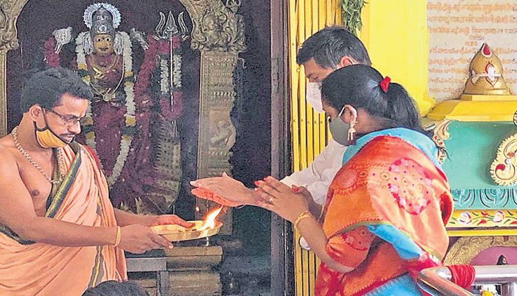 సీఎం కేసీఆర్‌ కోలుకోవాలని పూజలు