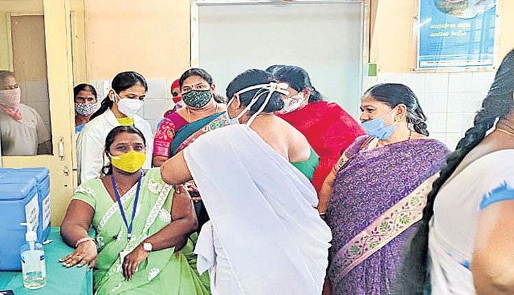 భయపడొద్దు.. వ్యాక్సిన్‌ ఉంది..