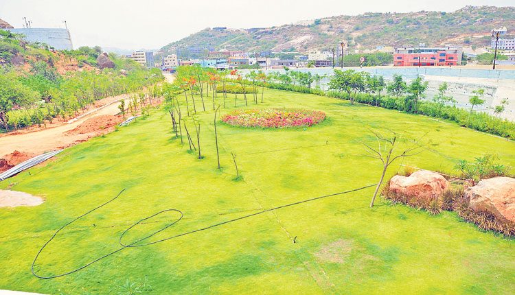 పచ్చదనంతో నిండిన యాదాద్రి దివ్య క్షేత్రం