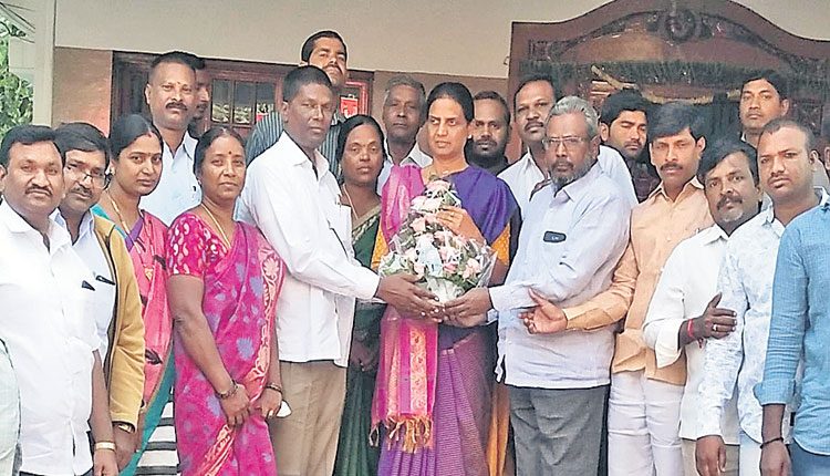 రేషన్‌ డీలర్లకు న్యాయం చేస్తాం