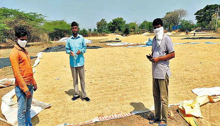 కొనుగోలు కేంద్రాల్లోనే మద్దతు ధర
