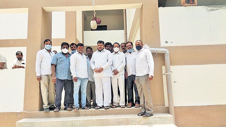 డబుల్‌బెడ్‌రూంలతో పేదలకు గౌరవం