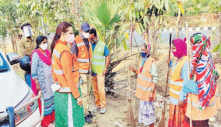 విధి నిర్వహణలో అలసత్వం వీడాలి