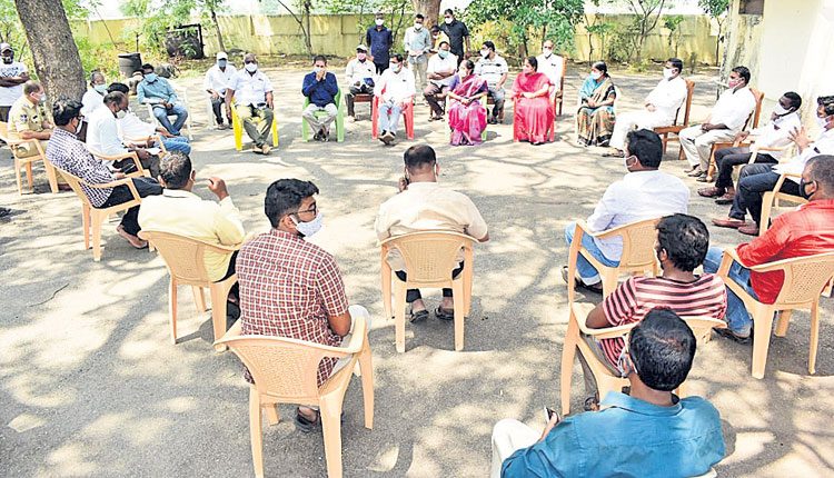 కరోనా కట్టడికి చర్యలు చేపట్టండి