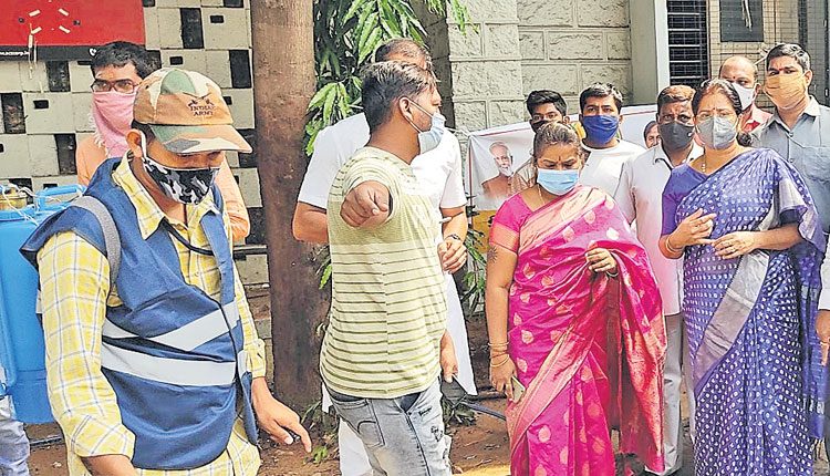 గోషామహల్‌లో డిప్యూటీ మేయర్‌ పర్యటన