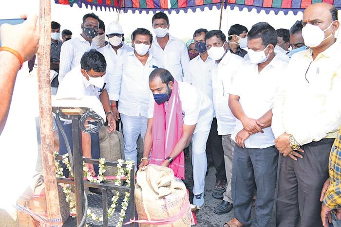 రైతులు కొవిడ్ నిబంధనలు పాటించాలి