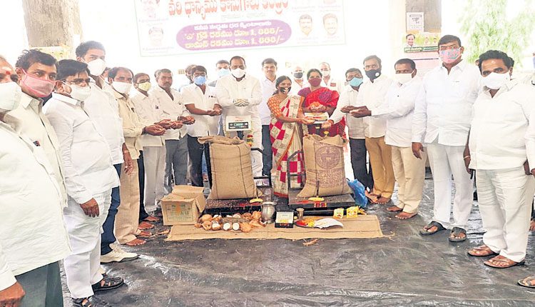 ప్రతి గింజను కొనుగోలు చేస్తాం..