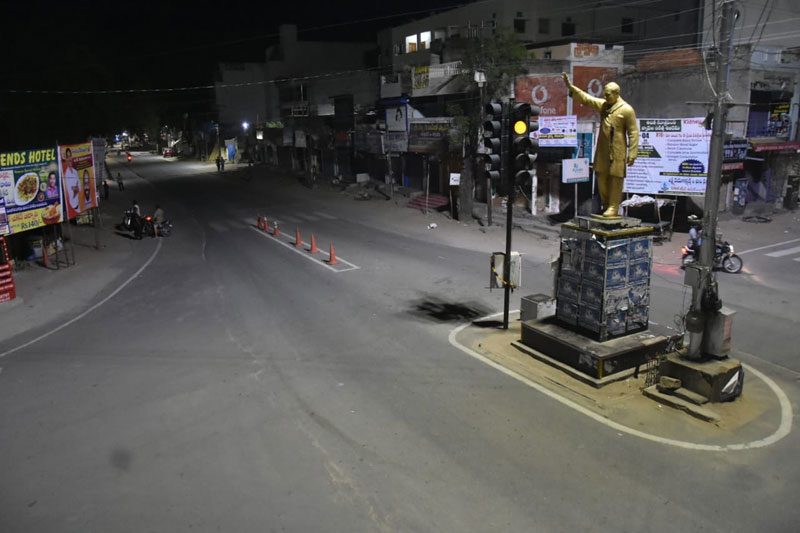 రాష్ట్రంలో నైట్‌ కర్ఫ్యూ షురూ.. రోడ్లు ఖాళీ
