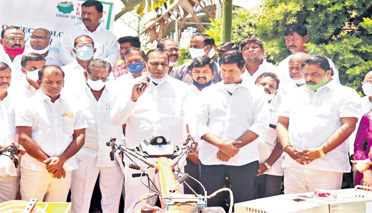 పేదలకు చేయూత