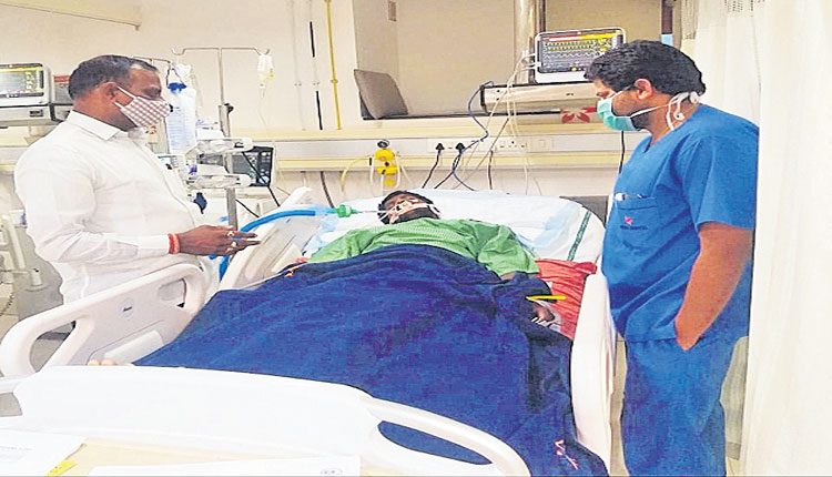 తాపీ మేస్త్రీ మరణిస్తూ.. ఐదుగురికి పునర్జన్మ