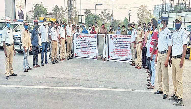 కరోనా కట్టడికి అవగాహన