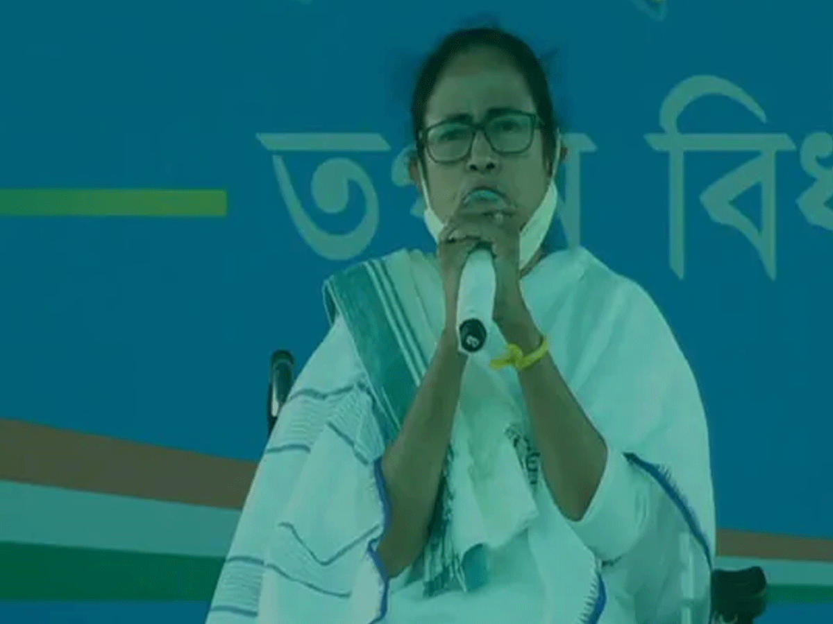 ఇద్ద‌రు గూండాల‌కు ప‌శ్చిమ బెంగాల్‌ను వ‌ద‌ల‌ను : మ‌మ‌తా బెన‌ర్జీ