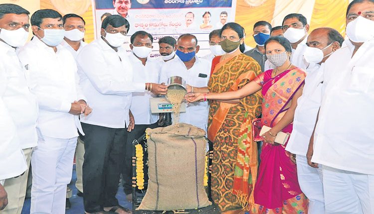 ధాన్యం కొనుగోళ్లు దేశానికే ఆదర్శం