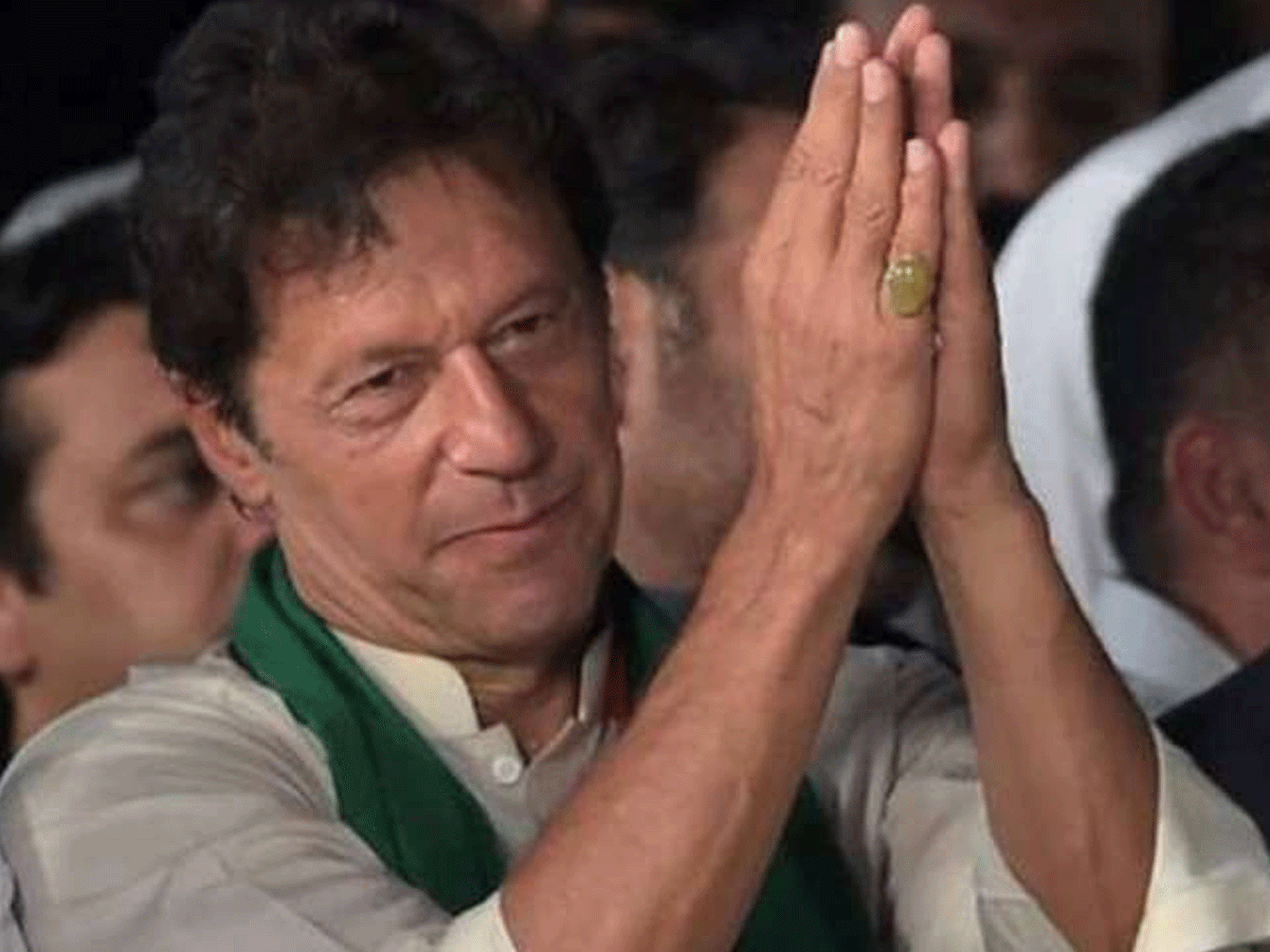 నిషేధిత టీఎల్‌పీ ముందు మోక‌రిల్లిన ఇమ్రాన్‌ఖాన్‌