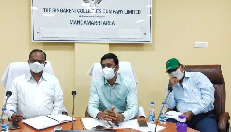 కొవిడ్‌ నిబంధనలు పాటిస్తూ బొగ్గు ఉత్పత్తి చేపట్టాలి