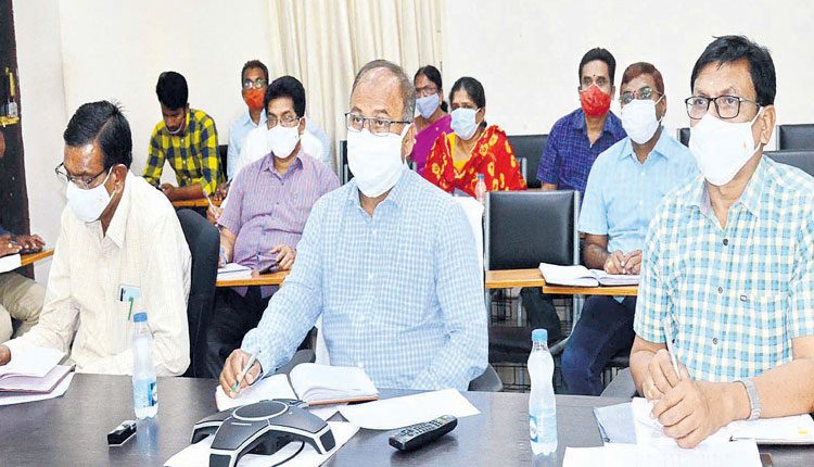 వ్యాక్సినేషన్‌ సక్సెస్‌ చేయాలి